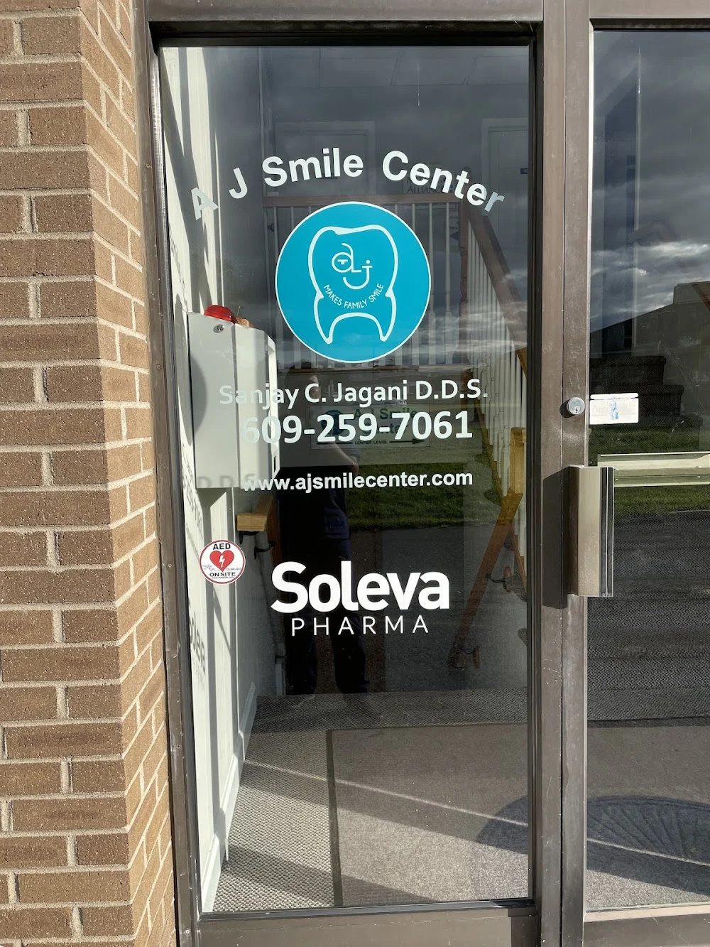 A J Smile Center, Sanjay C Jagani DDS 4