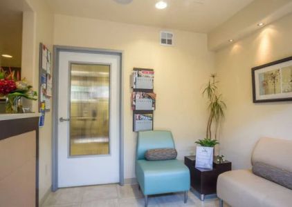 Roshan Emam, DDS