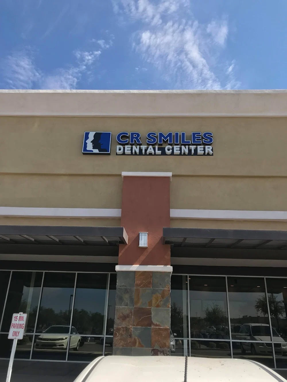 CR Smiles Dental Implant Center 3