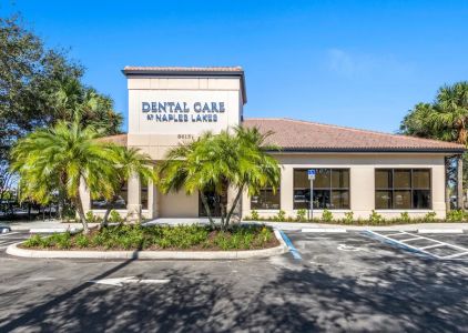 Dental Care at Naples Lakes