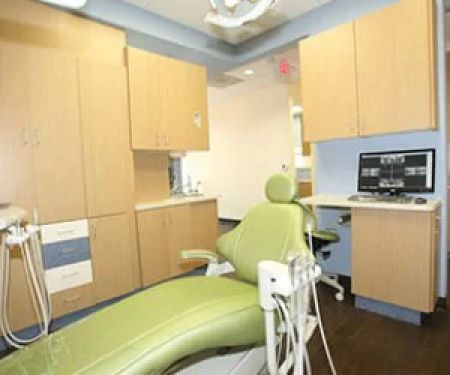 Dr. Parham Akhavan DDS