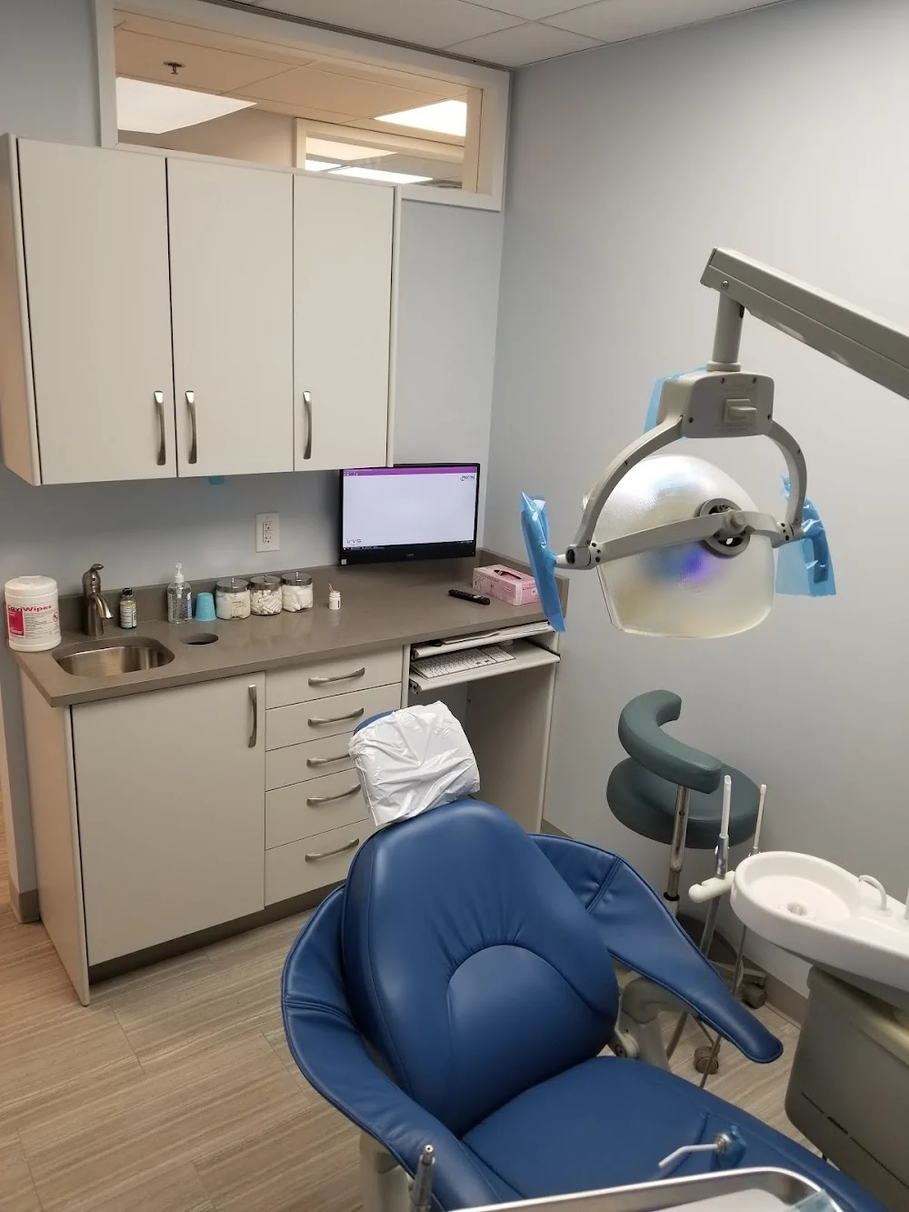 Ideal Dental Services: Freedman, Richard S DDS 3