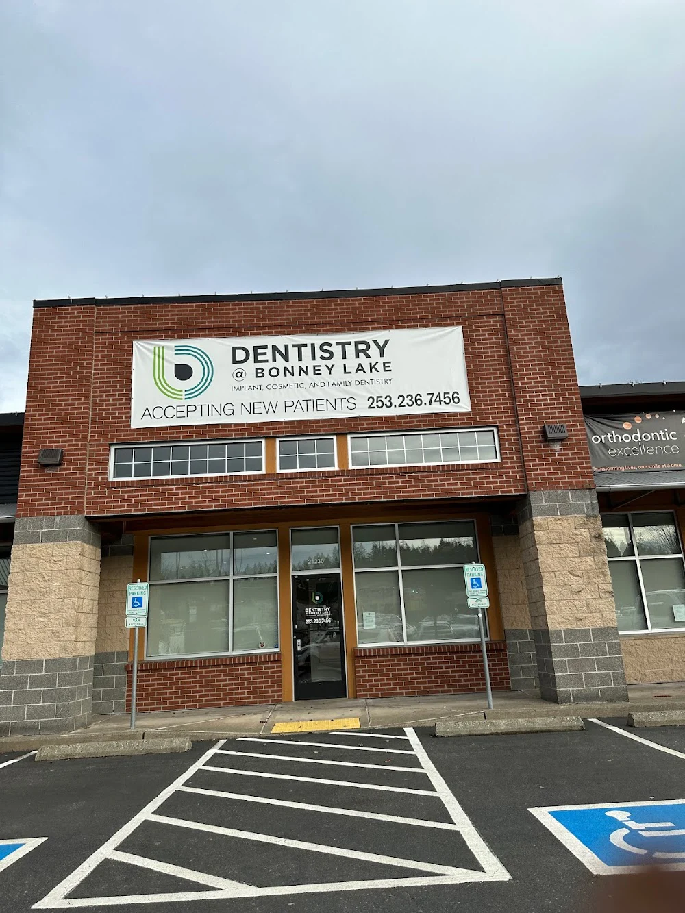 Dentistry at Bonney Lake - Implant, Cosmetic and Family Dentistry 7