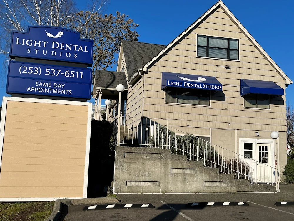 Light Dental Studios of Pacific Avenue 4