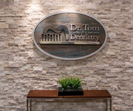Dr. Tom Family & Cosmetic Dentistry