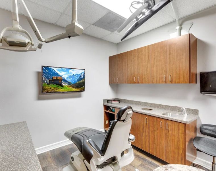 Palm Court Dental: Ricky Chung, DDS