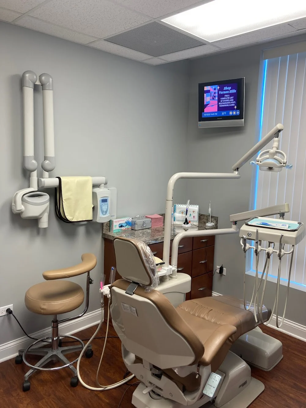 Royal Dental Alexander L. Shakhet, DDS 7