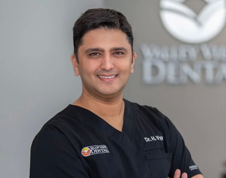 Dr. Hardik Vyas, DDS