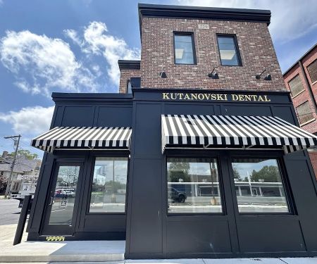 Kutanovski Dental