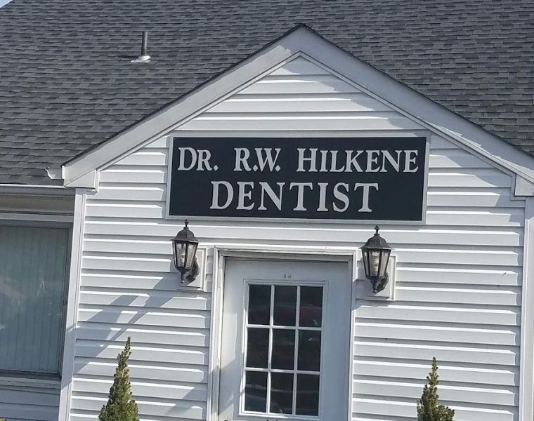 Hilkene Robert w DDS