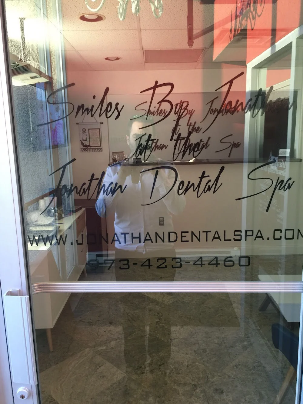 Jonathan Dental Spa & Implant Center Dr. Jonathan Abenaim 3