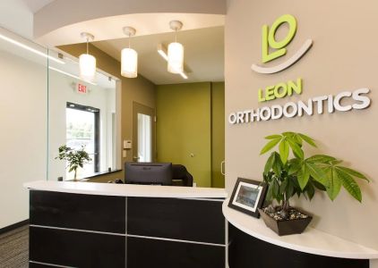 Dr. Vladimir Leon DDS, MSD