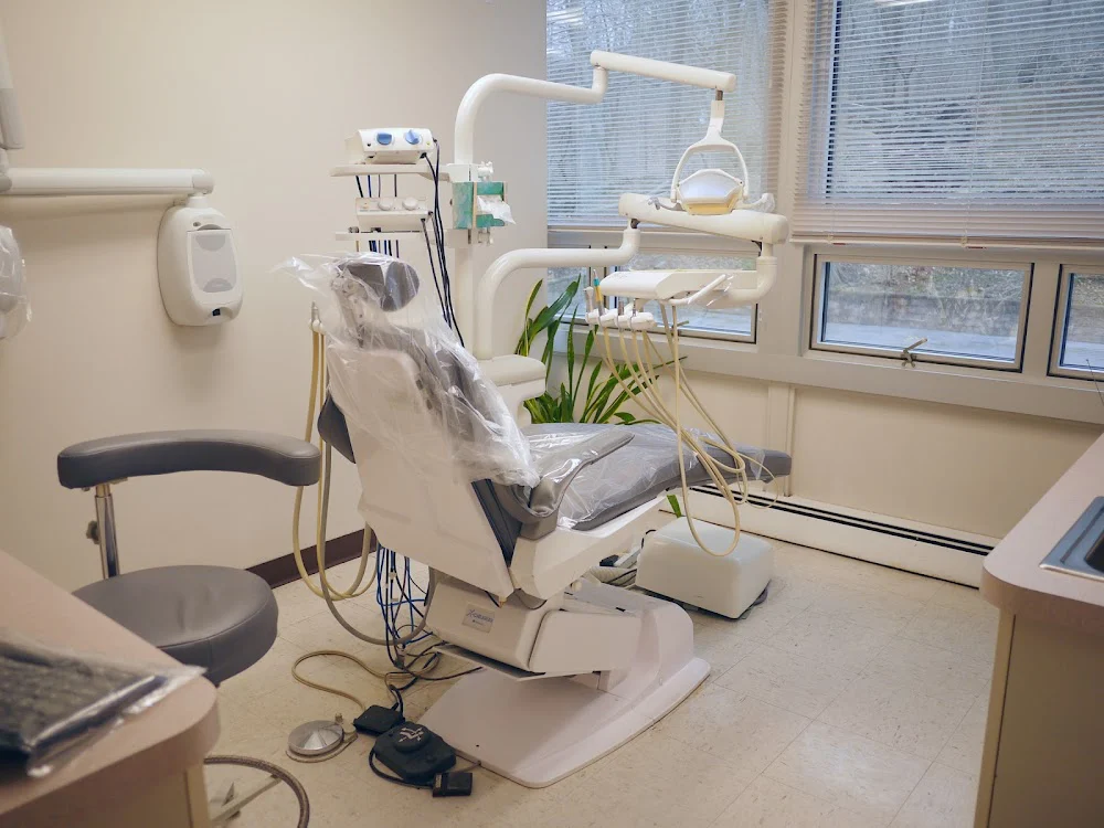 Central Avenue Dental Arts: Dr. Ira A. Levine, DDS, MAGD 1