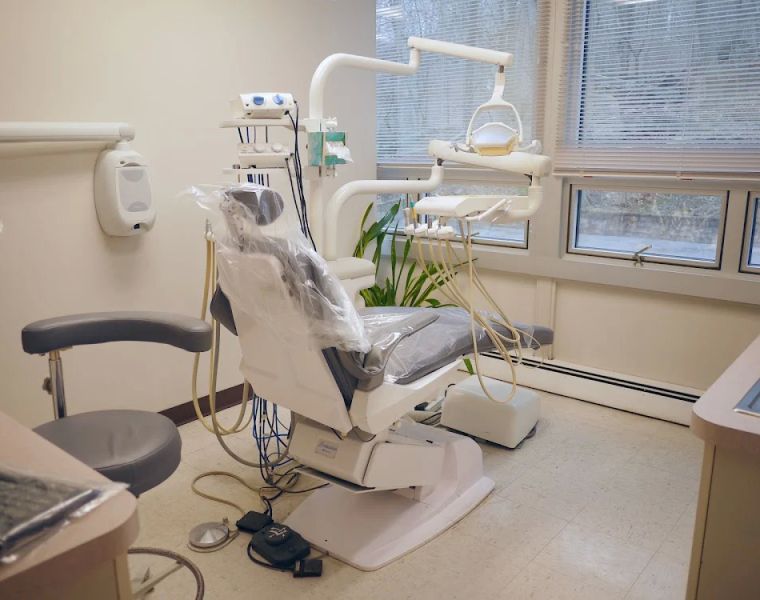 Central Avenue Dental Arts: Dr. Ira A. Levine, DDS, MAGD