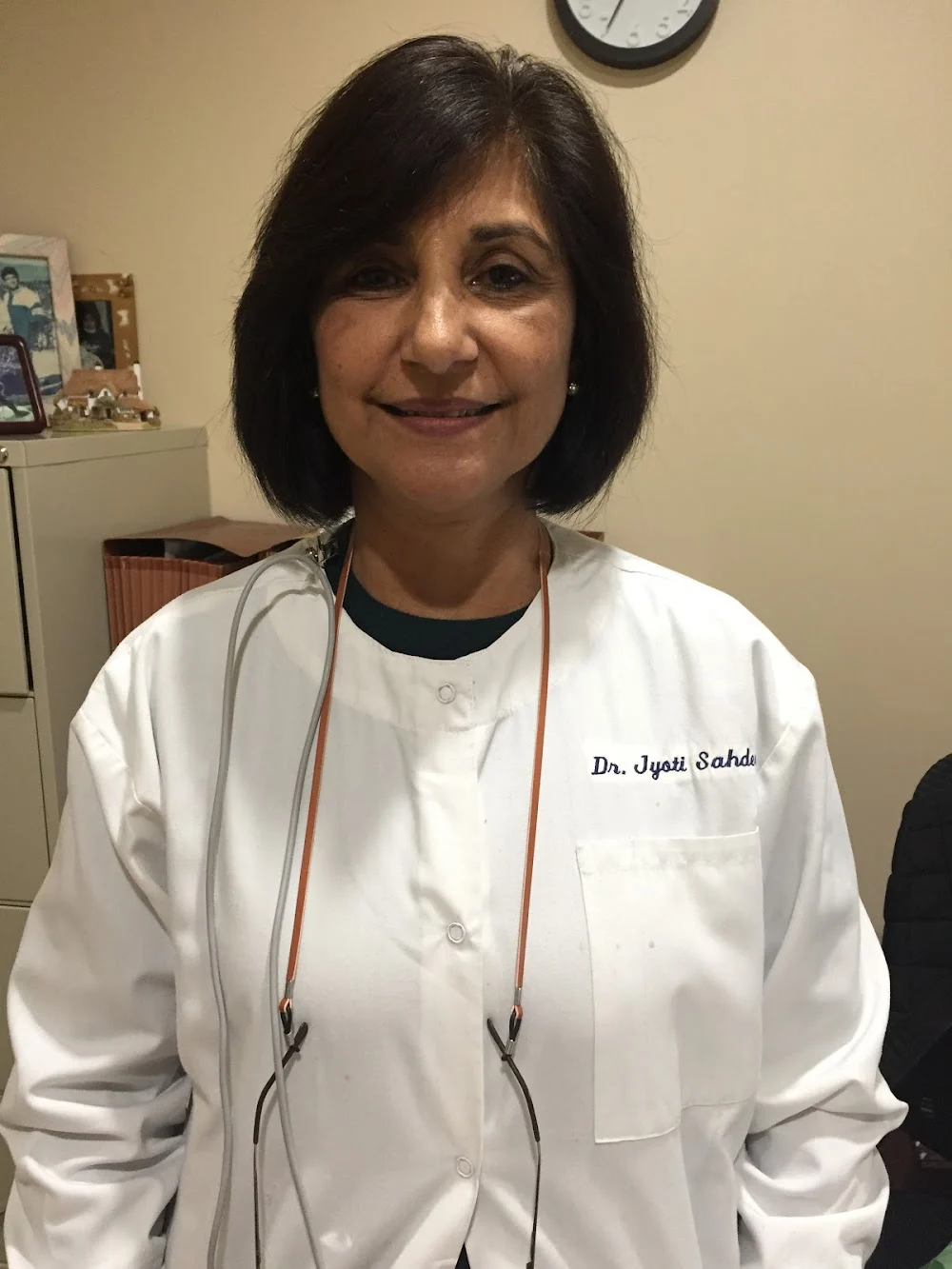 Dr. Jyoti Sahdev, DDS 1