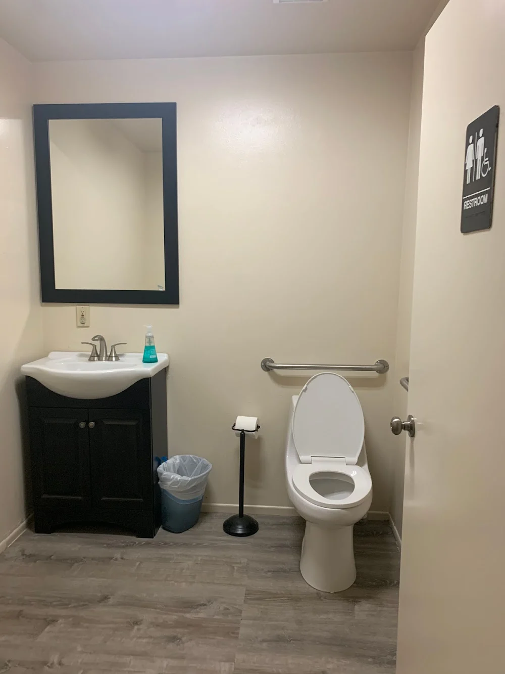 Luxe Dental Studio Picture 4
