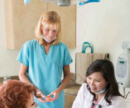Tina Le, DDS.