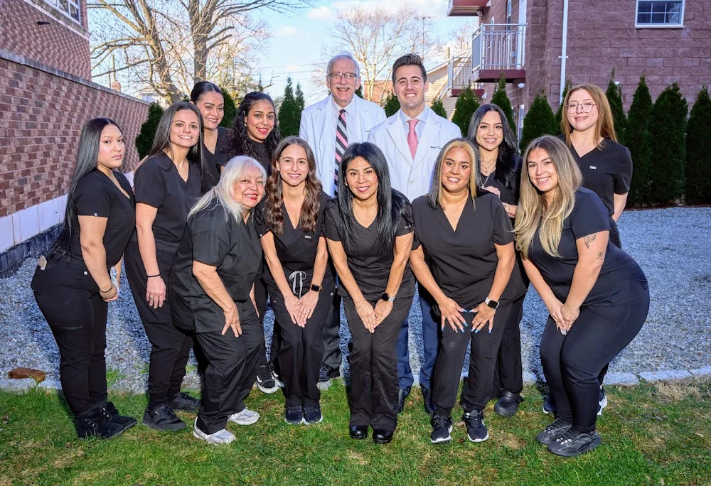 Oelbaum & Kagan Dentistry Picture 1