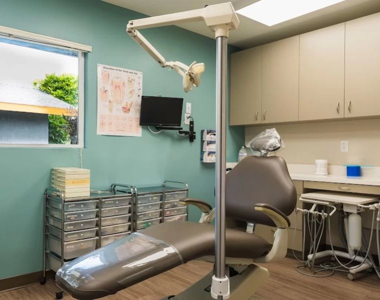 Zak Dental - Covina