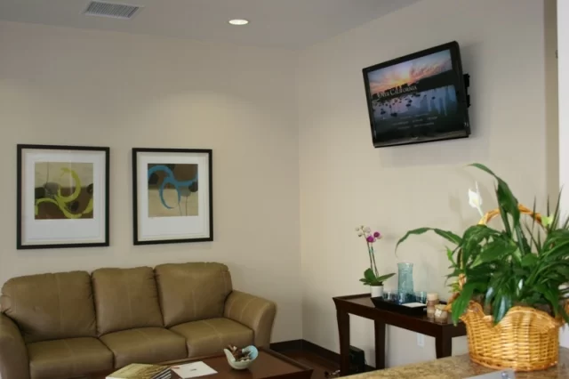 Smile The Spa - Dr. Julio Terra DDS Picture 2