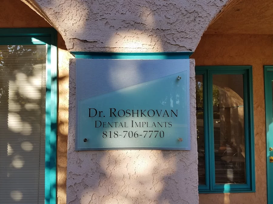 Igor Roshkovan DDS, MSc, MSc, Dr.Roshkovan Dental Implants Picture 3