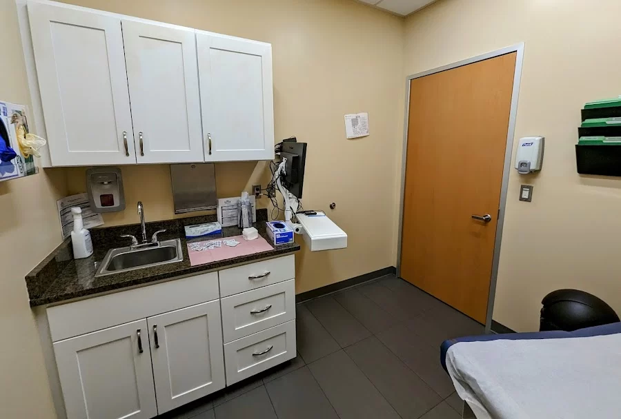 Sea Mar White Center Medical Clinic Picture 1
