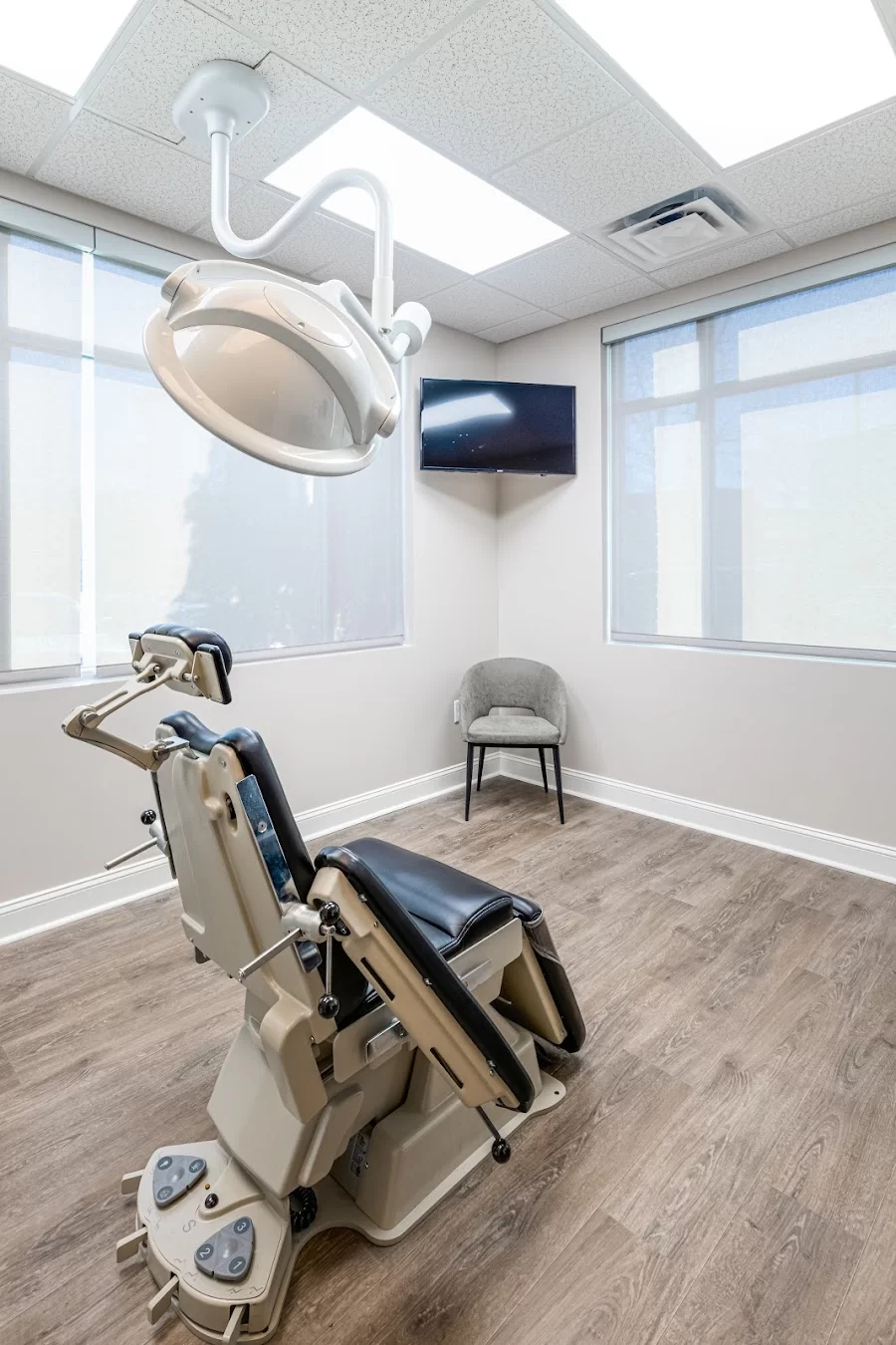 Nu Image Surgical & Dental Implant Center 10