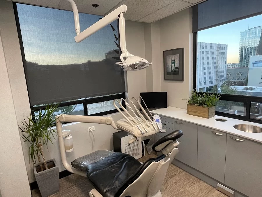 DeAinza David E DDS/ City View Dental 6