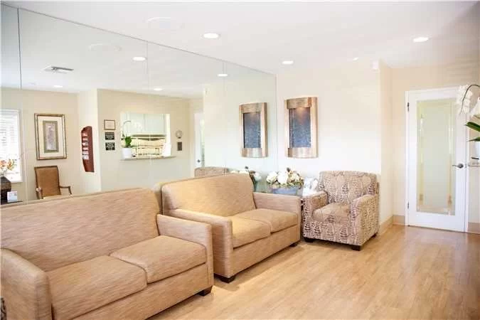 Bloom Dental Picture 1