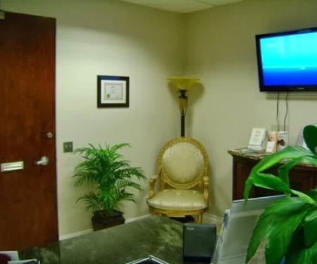 Dr. EBI D. Nikjoo, DDS
