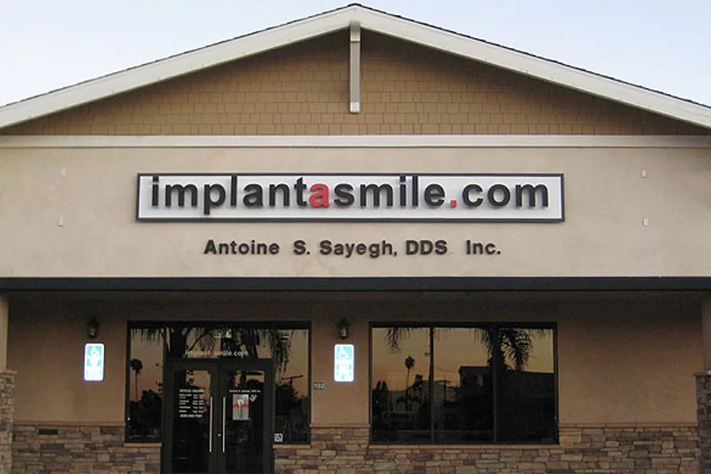 implantasmile.com | Antoine S. Sayegh, DDS 4