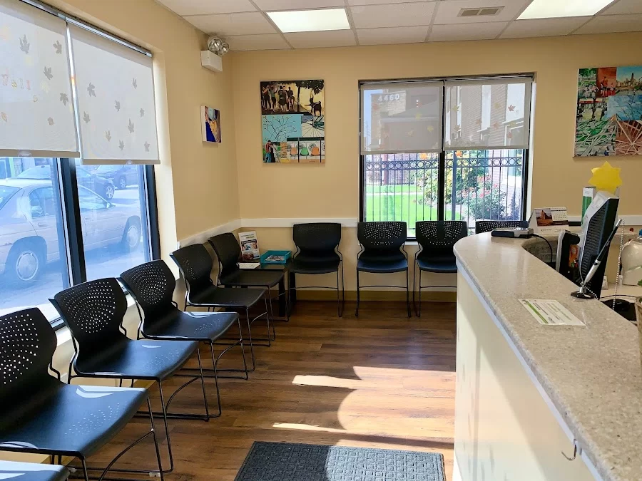 Forever Dental - Archer Avenue Picture 7