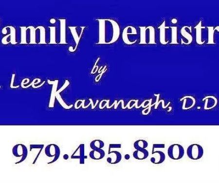 Family Dentistry by Kavanagh H Lee DDS