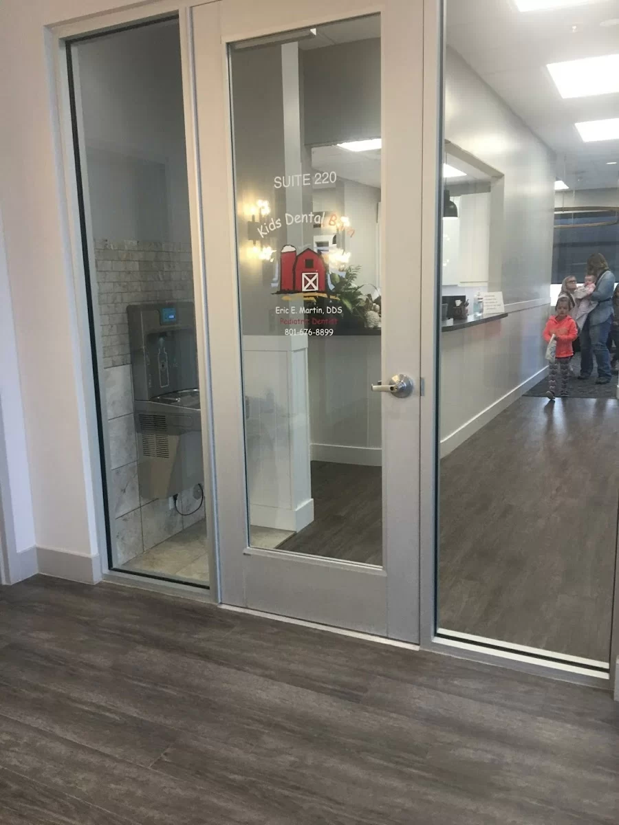 Kids Dental Barn Picture 4