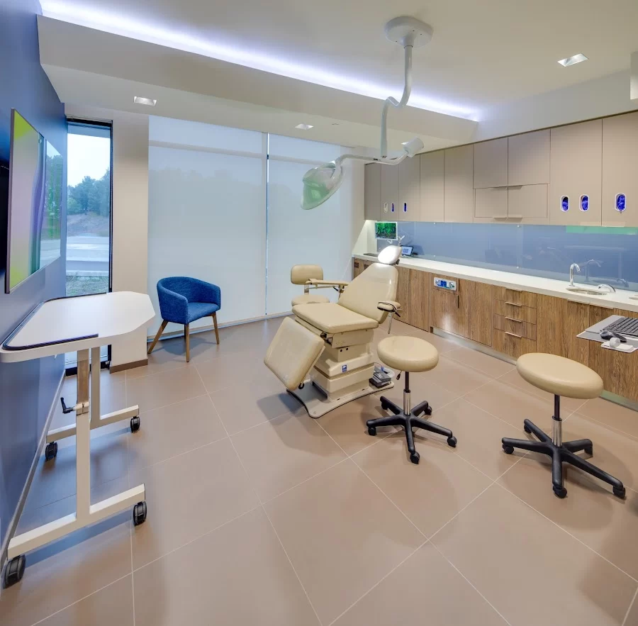 Peninsula Center Dental Implants & Oral Surgery Picture 8