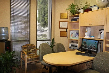 Peninsula Center Dental Implants & Oral Surgery Picture 2