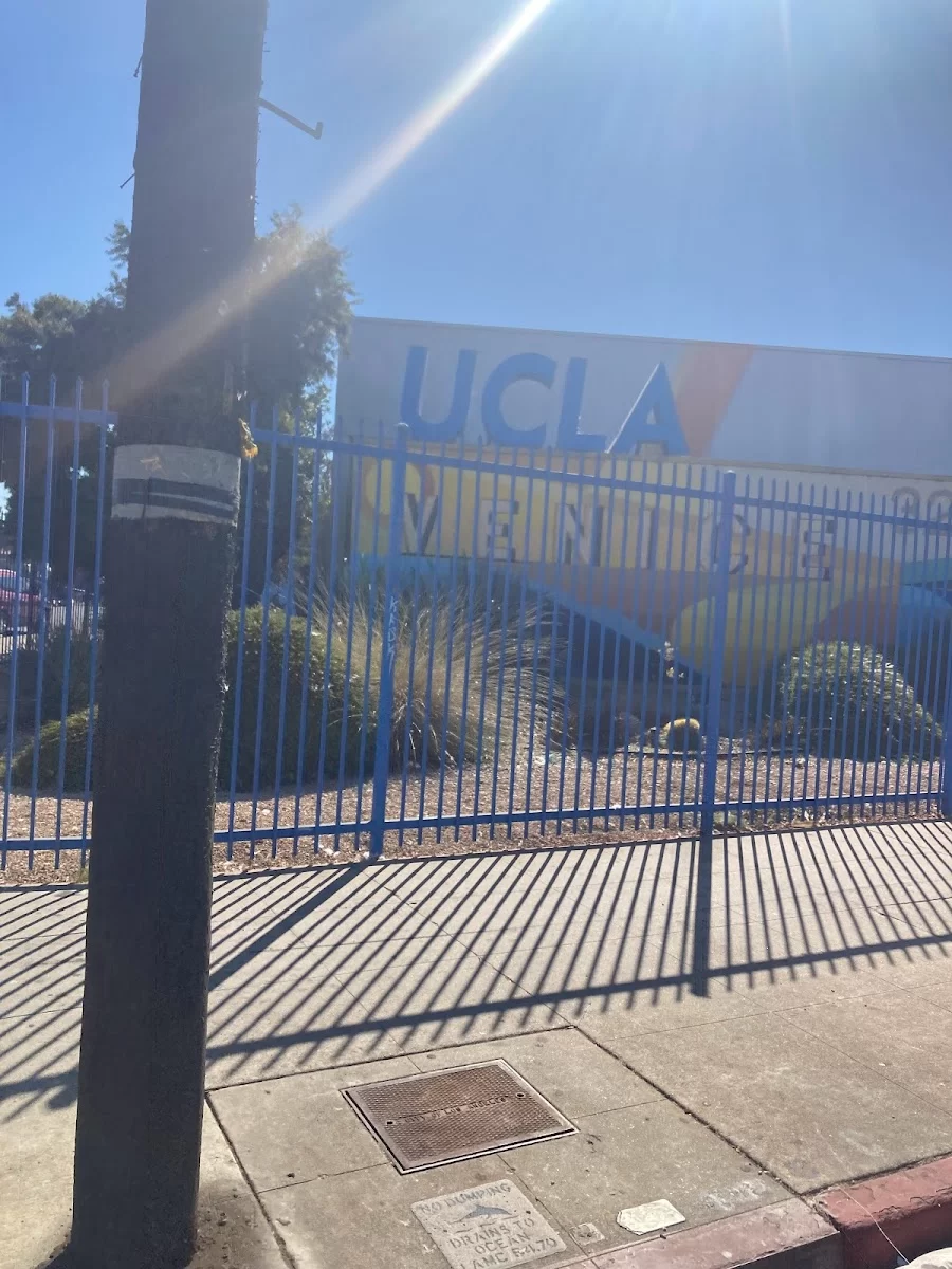 UCLA Venice Dental Center Picture 4