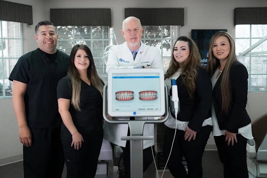 Unbraced Invisalign Studio 5