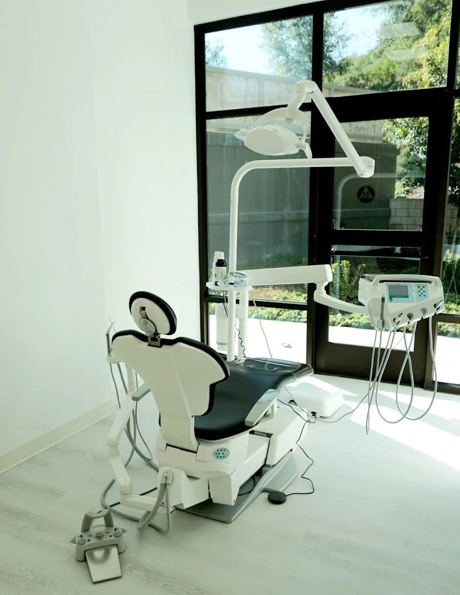 DENTIQUE calabasas 6