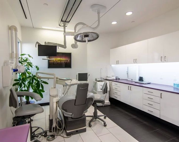 Dr. Steven W. Huang, DDS