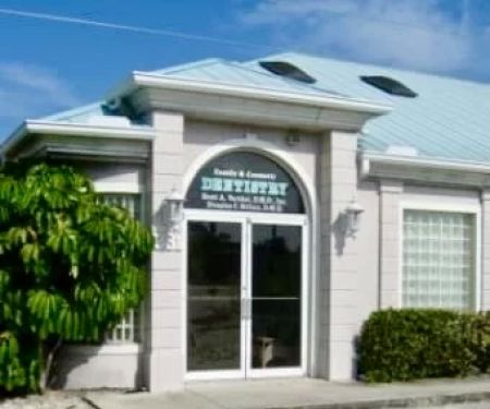 Cosmetic & Family Dentistry: Vartdal Brett A DDS