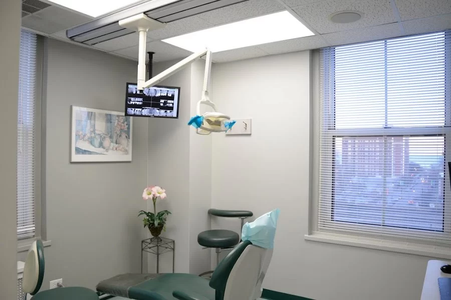 HYDE PARK PERIODONTICS & IMPLANT SOLUTIONS 5