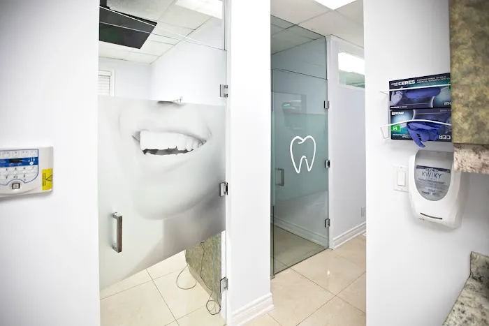 Broadway Dental Clinic 1