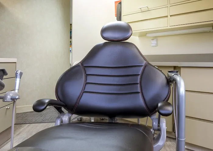 Webster Dental Care of Sauganash Picture 4