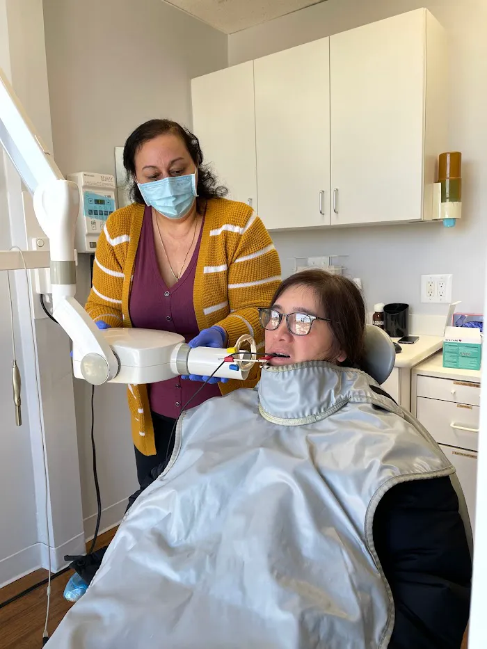 Encino Aesthetic Dental Group / A Dental Emergency Office Picture 7