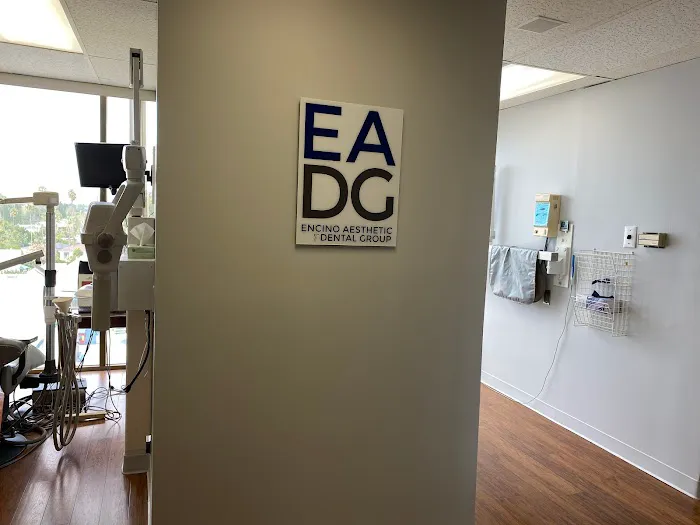 Encino Aesthetic Dental Group / A Dental Emergency Office Picture 3