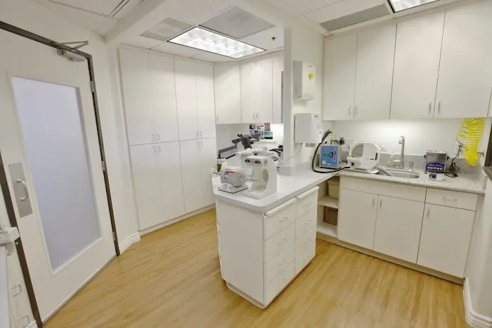 Brentwood Dental Center Picture 3
