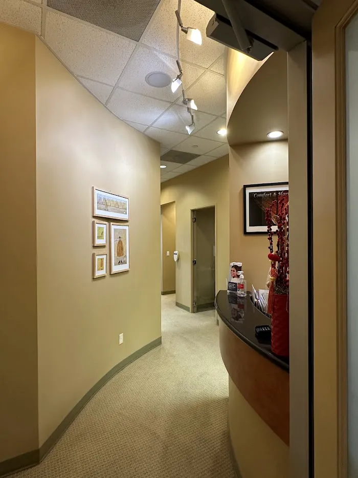Cinema Dental Care Picture 3