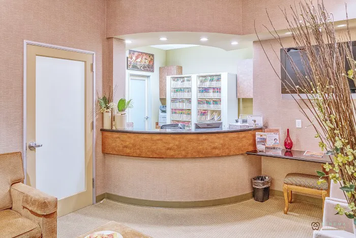 Cinema Dental Care Picture 5