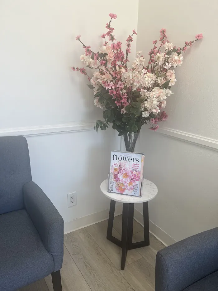 Elegant Dental Center Picture 9